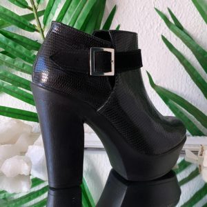 Olivia Arezzo Black